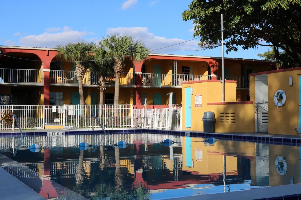Howard Johnson By Wyndham Lake Front Park Kissimmee Zewnętrze zdjęcie