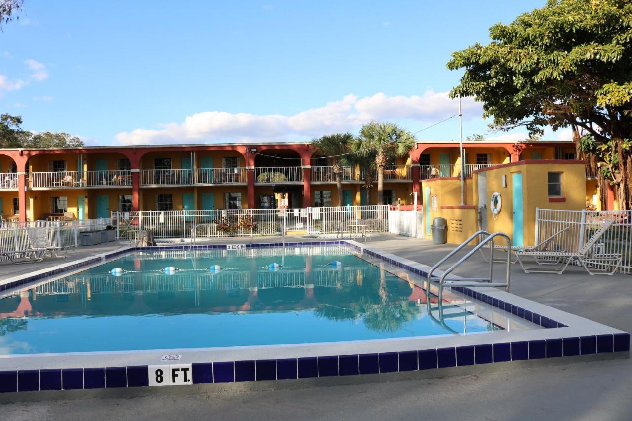 Howard Johnson By Wyndham Lake Front Park Kissimmee Zewnętrze zdjęcie