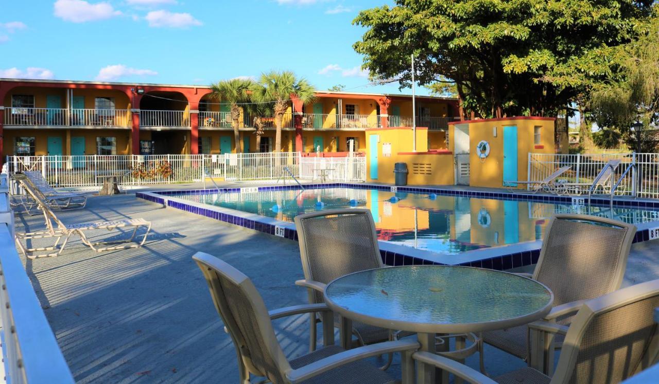 Howard Johnson By Wyndham Lake Front Park Kissimmee Zewnętrze zdjęcie