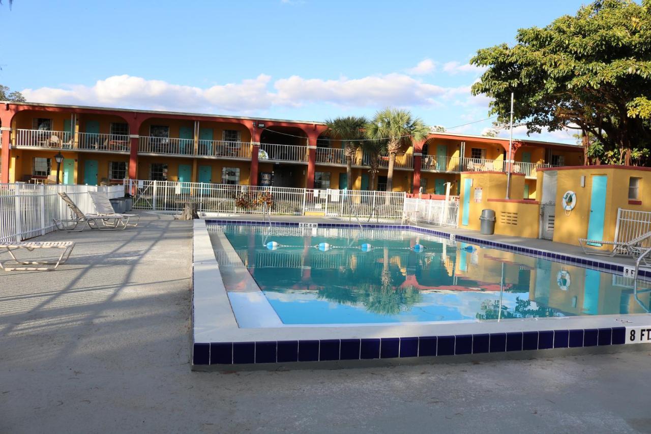 Howard Johnson By Wyndham Lake Front Park Kissimmee Zewnętrze zdjęcie